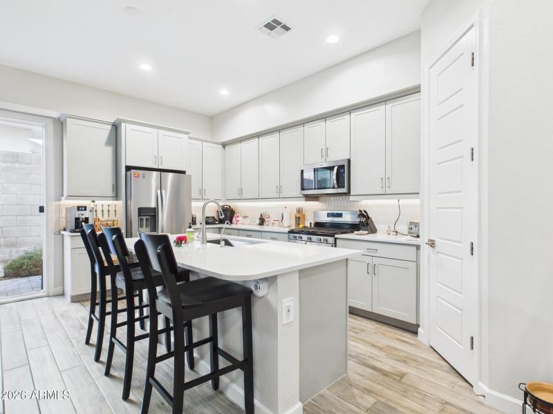 Eat-In Kitchen with Island Seating