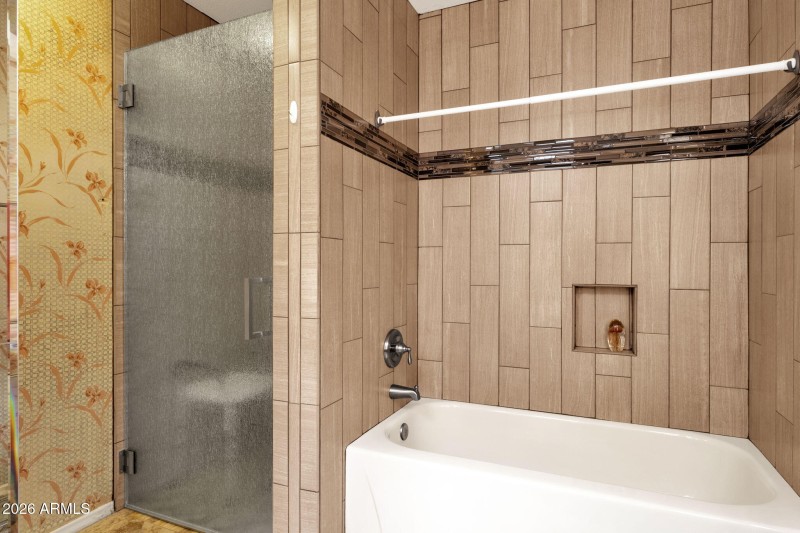 Separate Shower & Tub