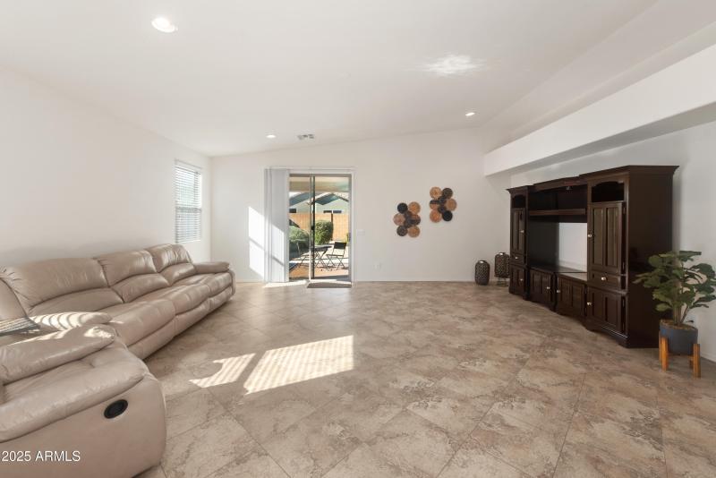 18222-E-la-Posada-Ct-16