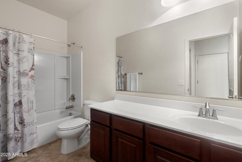 18222-E-la-Posada-Ct-19