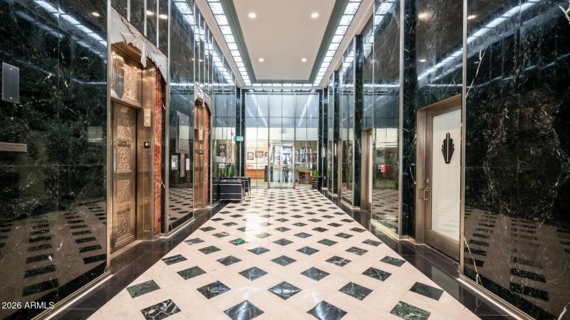 114 W Adams St Unit 503