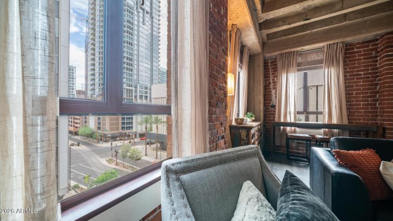 114 W Adams St Unit 503