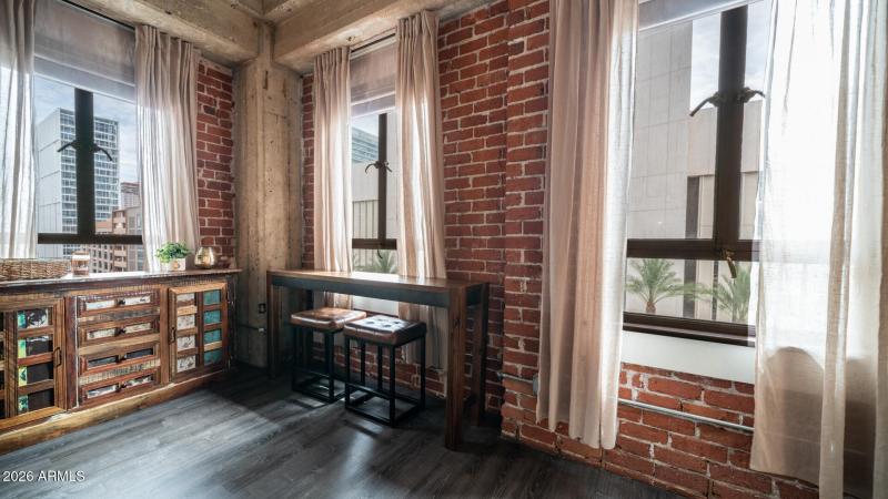 114 W Adams St Unit 503