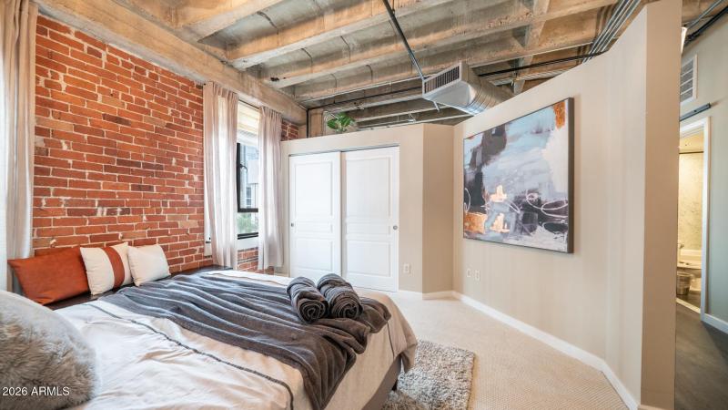 114 W Adams St Unit 503