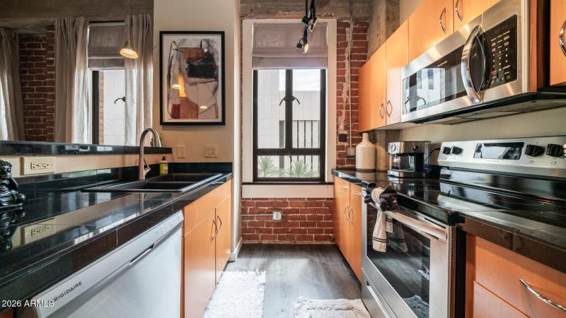 114 W Adams St Unit 503