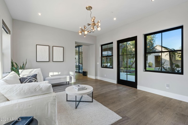 9-web-or-mls-22407-n-89th-st