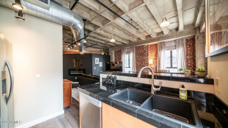 114 W Adams St Unit 503