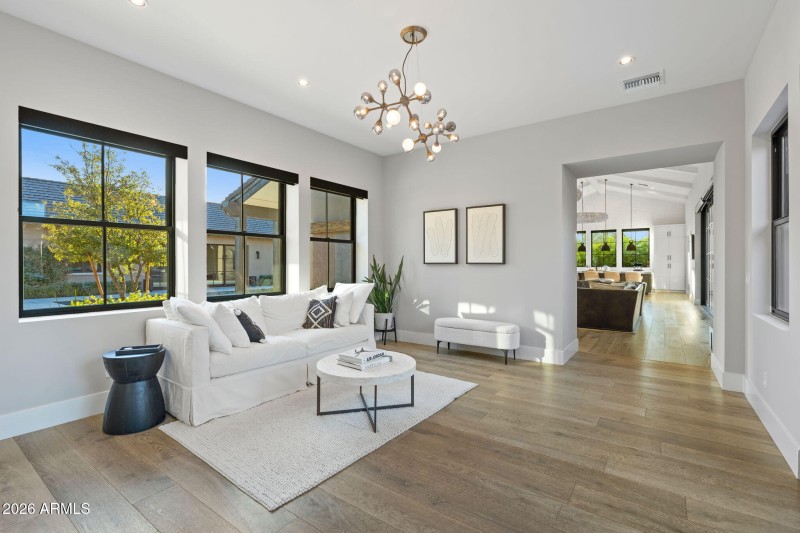 12-web-or-mls-22407-n-89th-st