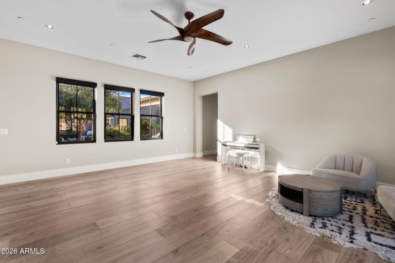 43-web-or-mls-22407-n-89th-st