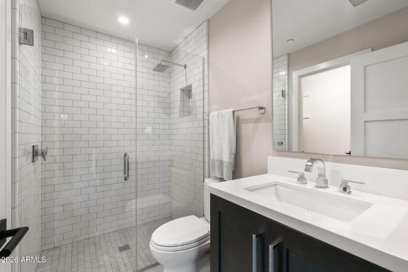 51-web-or-mls-22407-n-89th-st