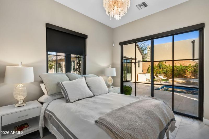 72-web-or-mls-22407-n-89th-st