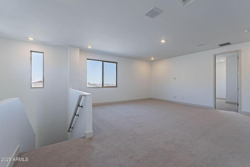 40-web-or-mls-Meadowbrook-40