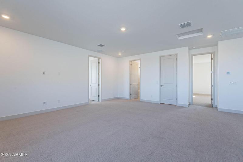 41-web-or-mls-Meadowbrook-41