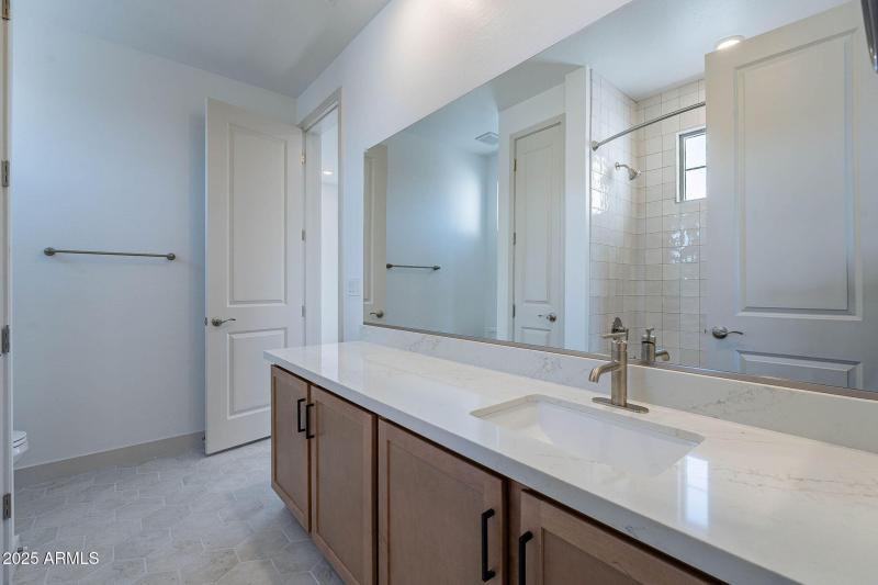 46-web-or-mls-Meadowbrook-46