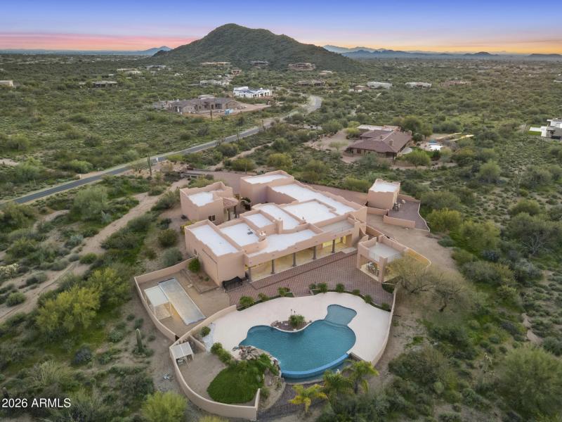 Stunning Mountain & Sunset Views