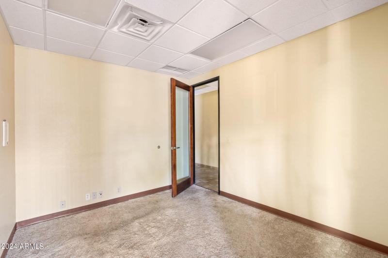 25-web-or-mls-260 N Gilbert Rd - MLS - 0