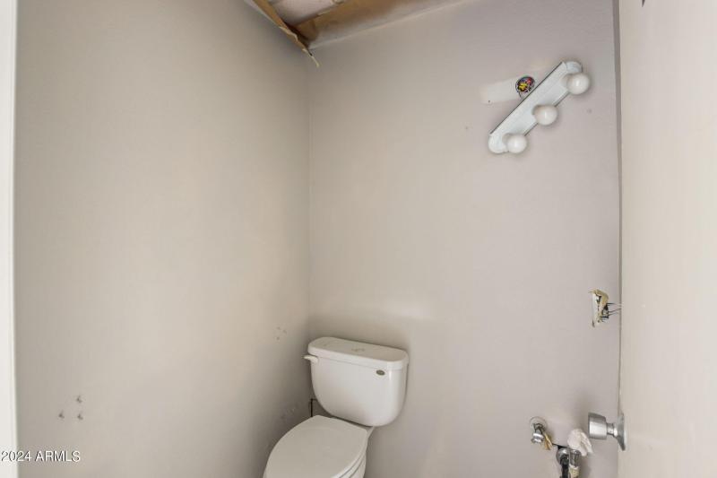 43-web-or-mls-260 N Gilbert Rd - MLS - 0