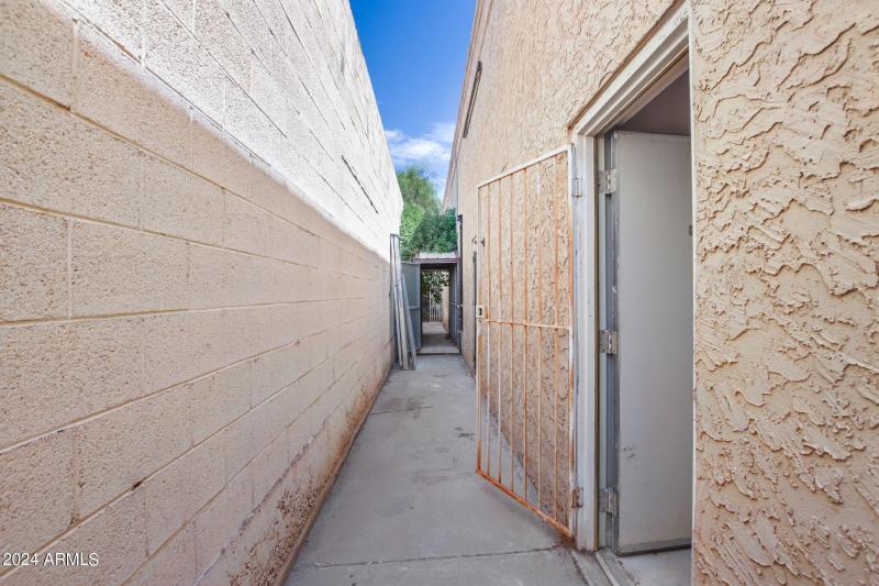 44-web-or-mls-260 N Gilbert Rd - MLS - 0