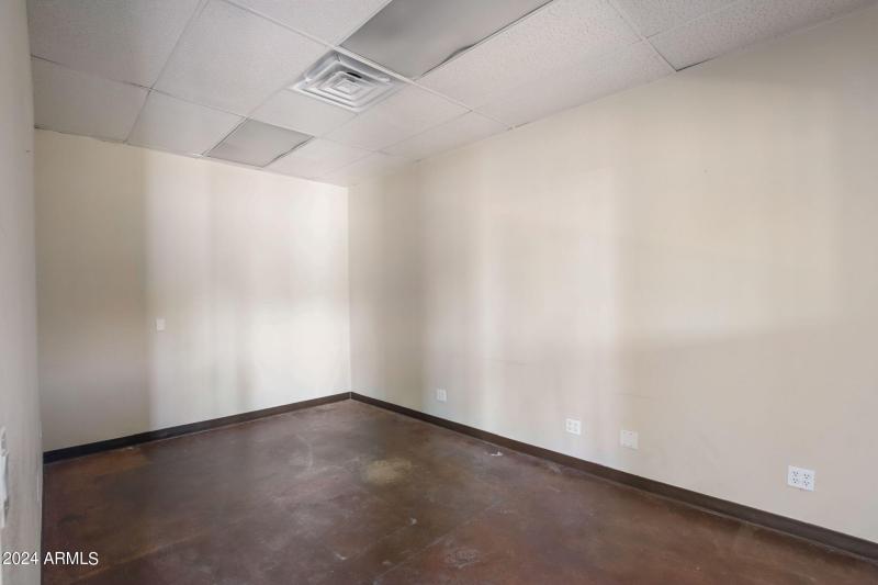 47-web-or-mls-260 N Gilbert Rd - MLS - 0