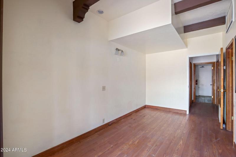 54-web-or-mls-260 N Gilbert Rd - MLS - 0