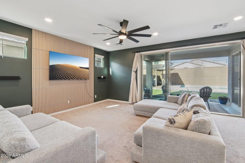 5-web-or-mls-Roma Ave-S1601-005