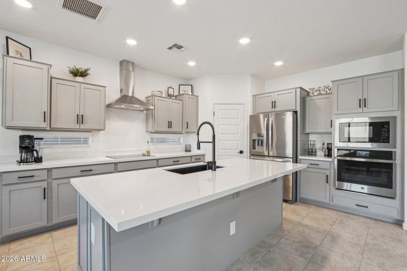 10-web-or-mls-Roma Ave-S1601-010