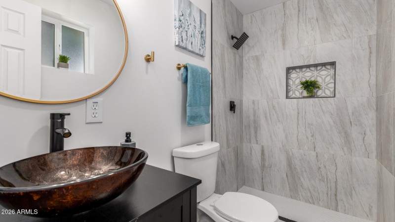 2ND MASTER BATHROOM SECOND MASTER