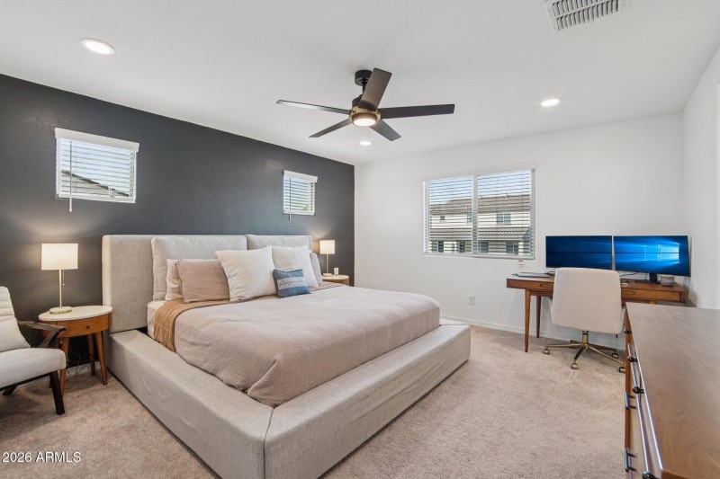 14-web-or-mls-Roma Ave-S1601-014