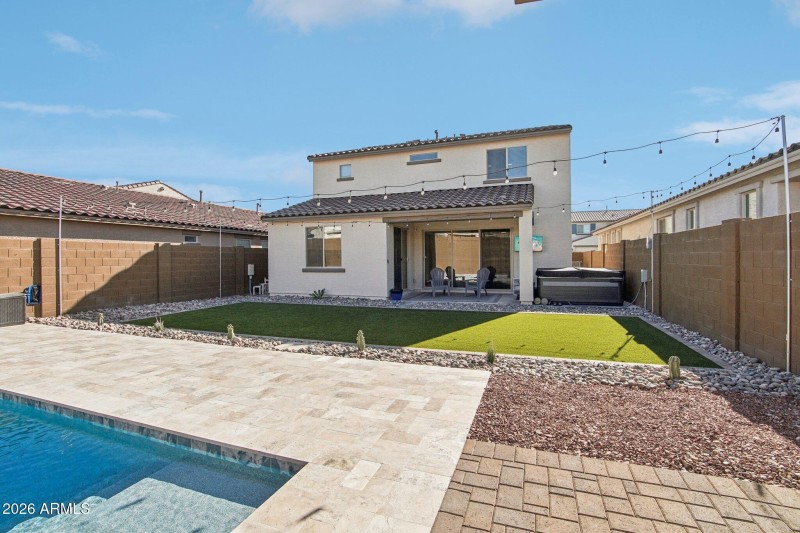 37-web-or-mls-Roma Ave-S1601-037