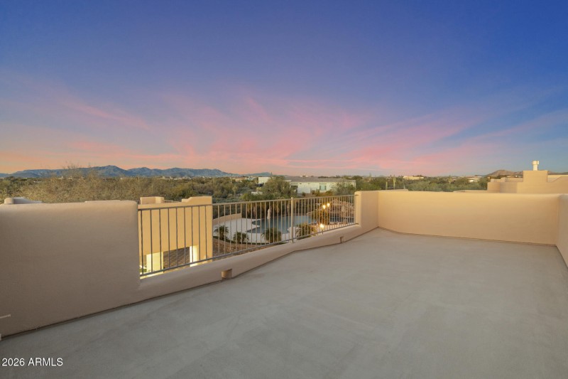 Stunning Mountain & Sunset Views