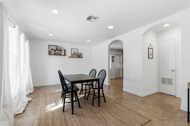 005__8626 E Windsor Ave