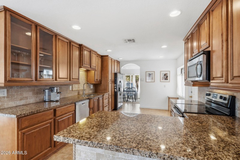 008__8626 E Windsor Ave