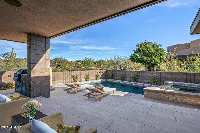 Outdoor Living Area virtually Staged