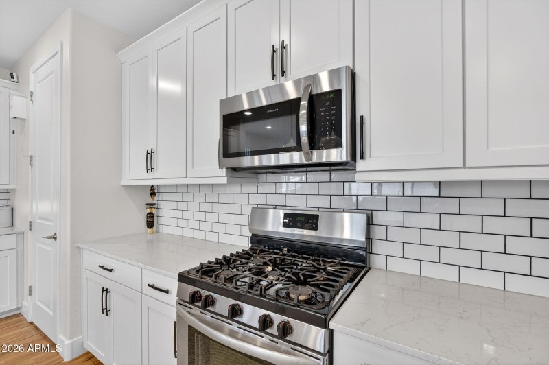 10-web-or-mls-28- W Rainbow Bridge Ln