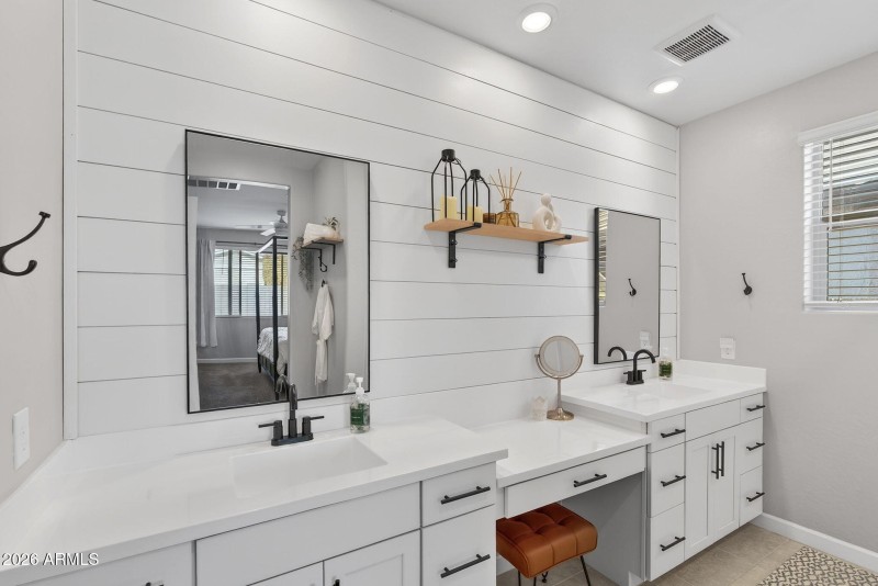 19-web-or-mls-15- W Rainbow Bridge Ln