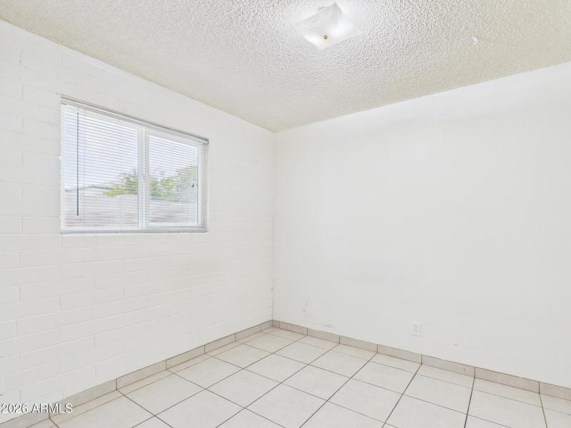 CAM02404G0-PR0134-STILL003