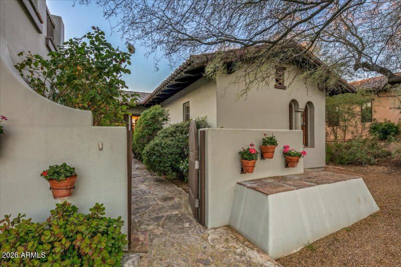 Front Court Yard Entry