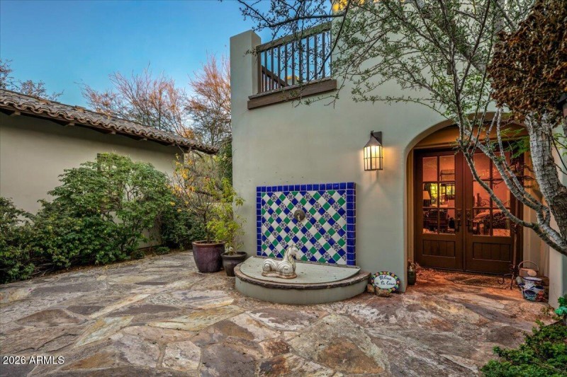 Front Court Yard Details