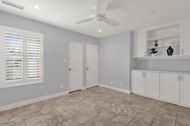 21-web-or-mls-8520-e-plaza-ave