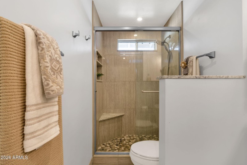 27-web-or-mls-8520-e-plaza-ave