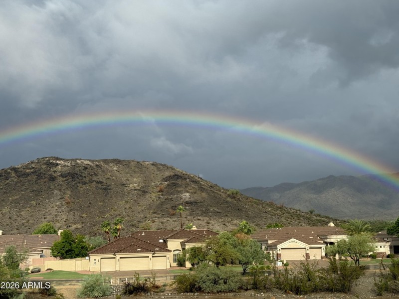 Panoramic Mountain Views