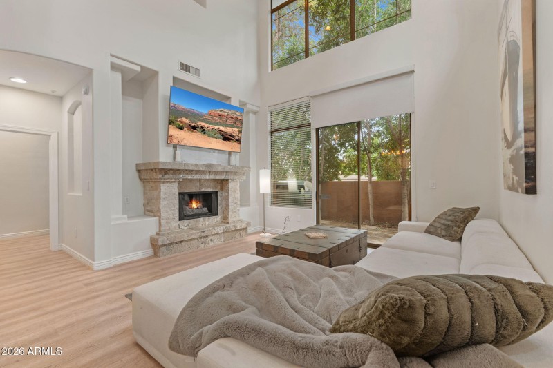 4-web-or-mls-14450-n-thompson-peak-pkwy-