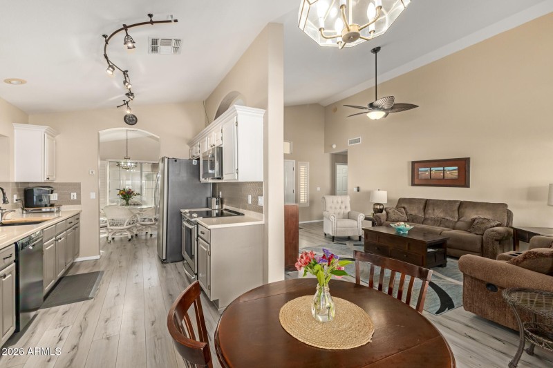 Eat-In Kitchen Dining