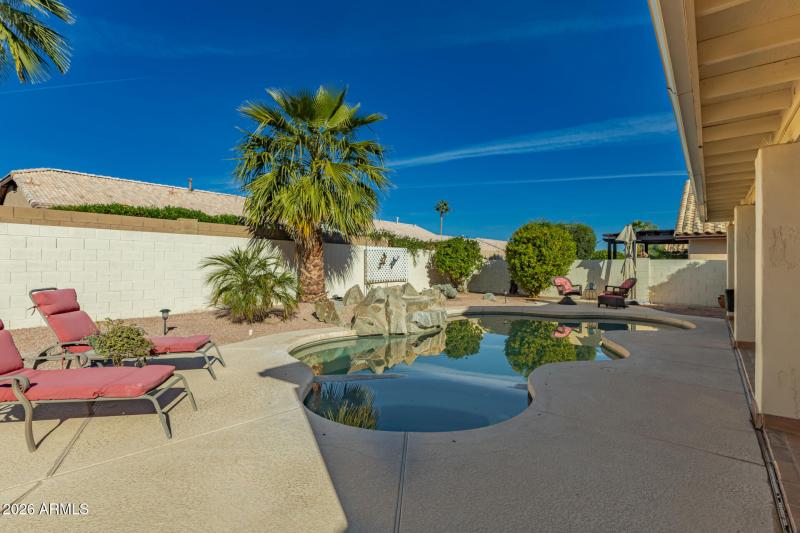 Sparkling Pool & Spa