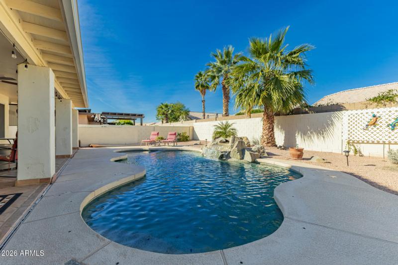 Sparkling Pool & Spa