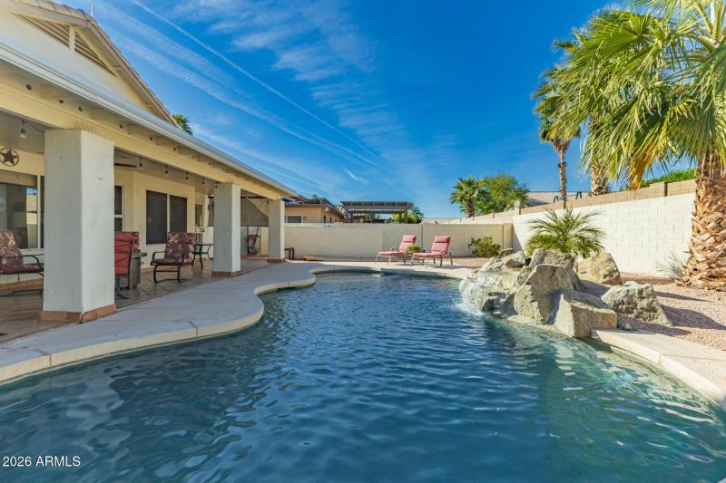 Sparkling Pool & Spa