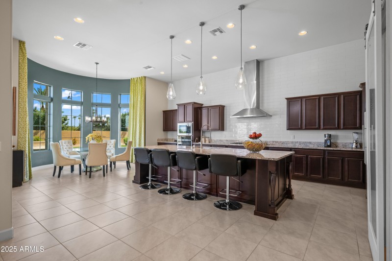 Kitchen and Eat in Area