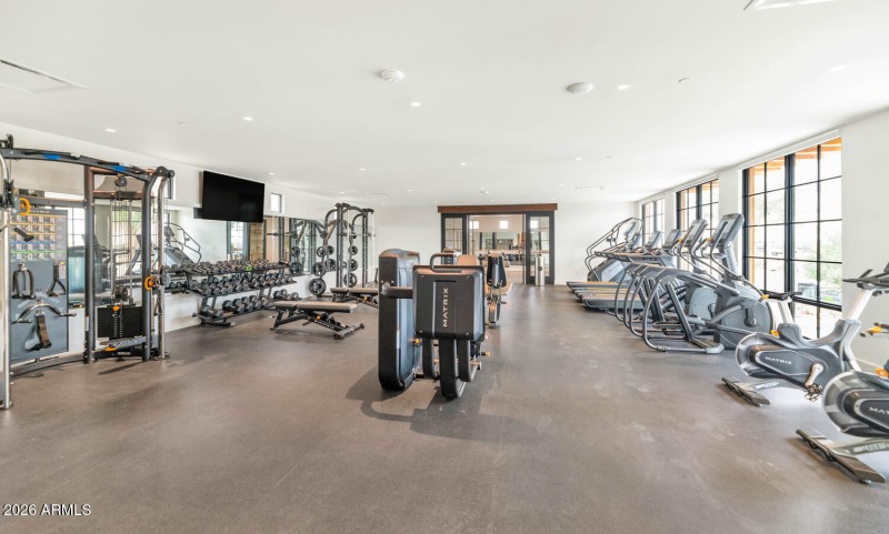 4849 N Camelback Rdg Dr-large-041-023-48