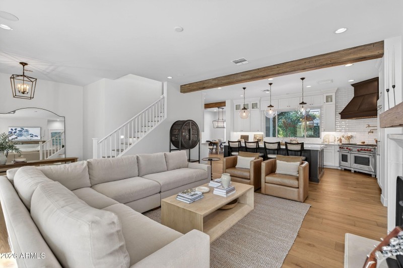 13-web-or-mls-07- E Crittenden Ln