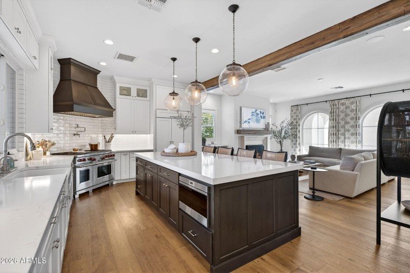 18-web-or-mls-15- E Crittenden Ln